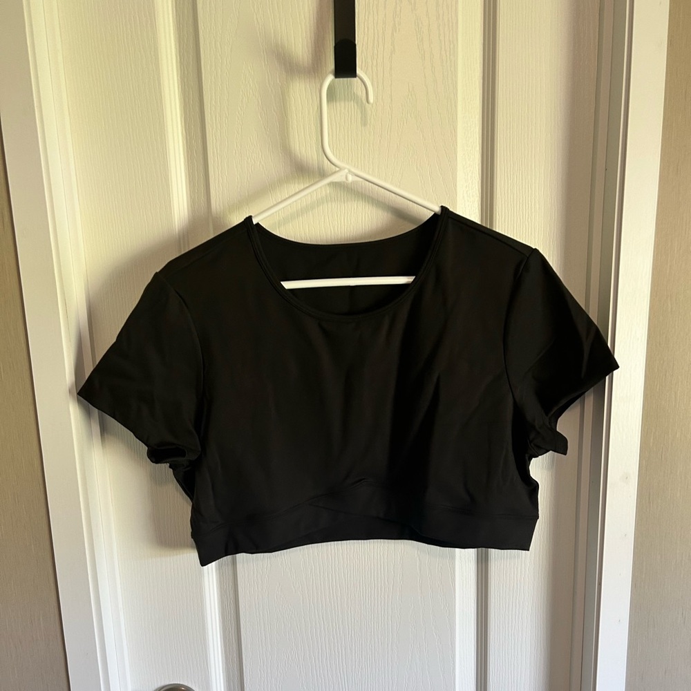 Women’s Halara cropped sports top